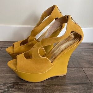 Bertínni Mustard Wedge, Size 8